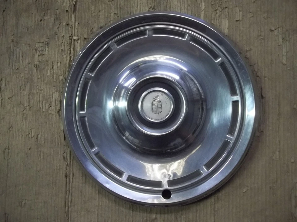 Dodge Charger Aspen 1976 76 77 tapacubos llanta cubierta de rueda tapacubos 14" fabricante de equipos originales usado 389 4 Foto 4 de 4