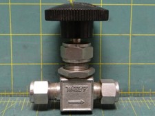 Whitey 1KS6 Stainless Steel Needle Valve 1/4" MNPT X 1/4" MNPT 5000 PSI