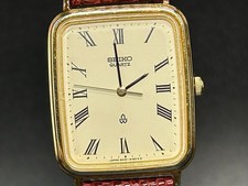 Vintage SEIKO Chariot 6431-5090 Gold Square Roman UNISEX 27m QZ Watch From JAPAN