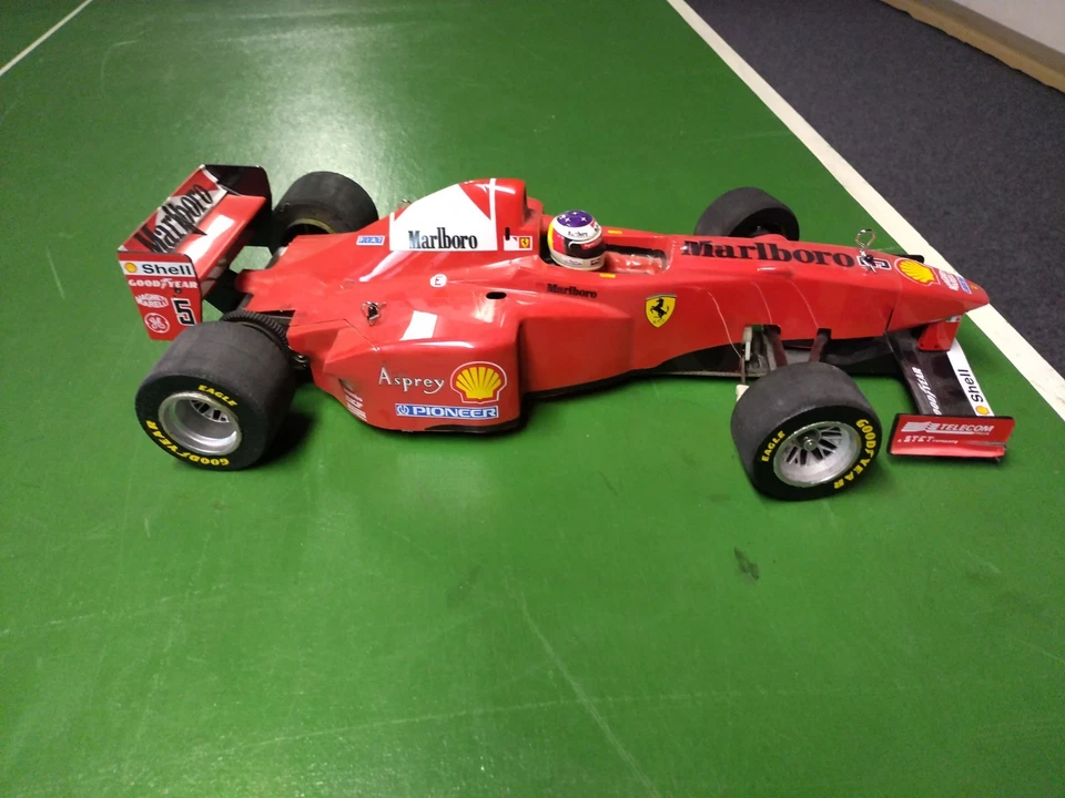 Tamiya Ferrari F310B 1:10 - Bild 3 von 4