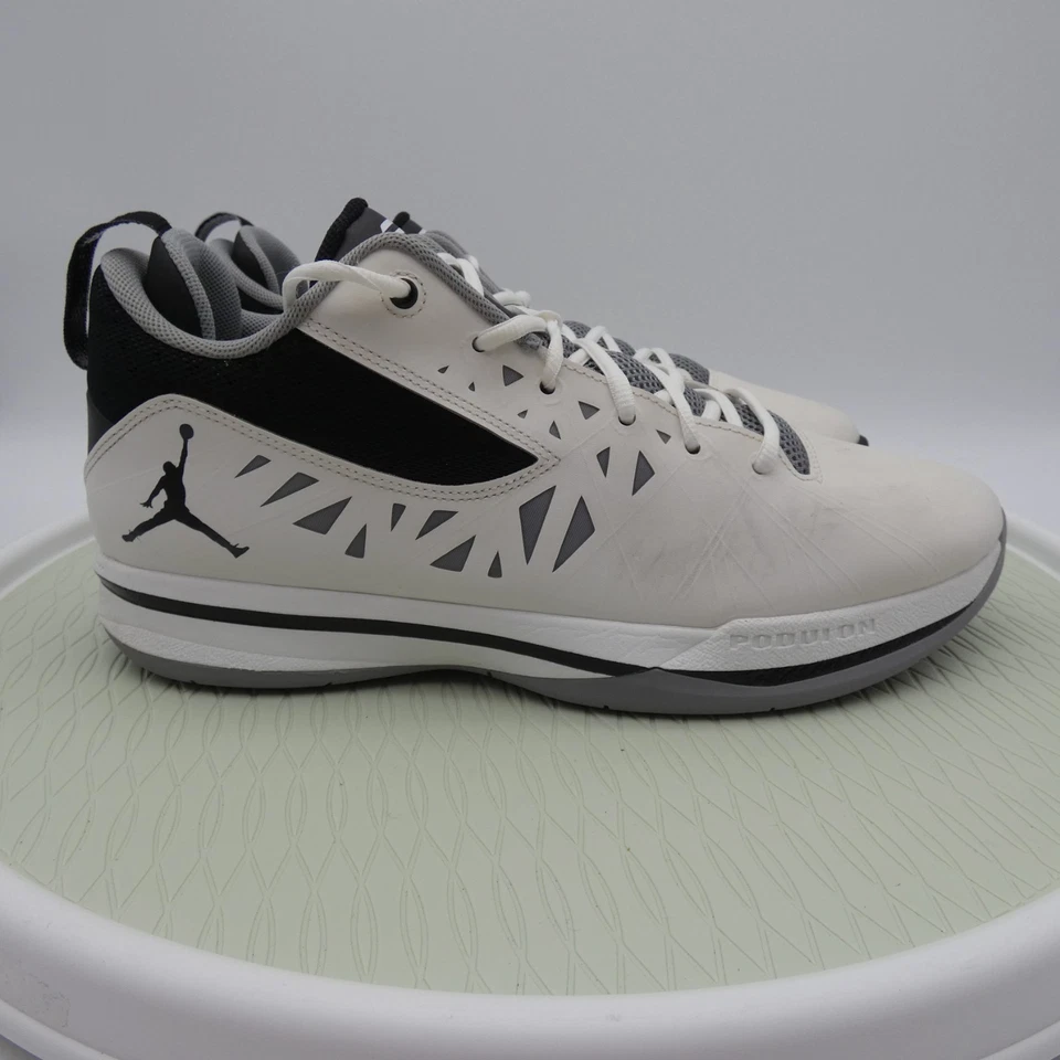 Jordan CP3.V 487428-104 Hombres EE. UU. 12 Zapatos de Baloncesto Blanco Cemento Tenis Atléticos Foto 3 de 4
