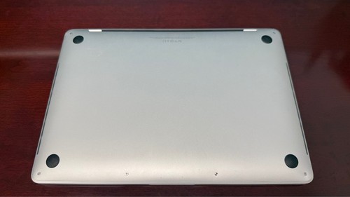 Apple MacBook Pro 2018 13" (1TB SSD, Intel i5, 16GB) - Silver - Cosmetic Issues - Picture 2 of 7