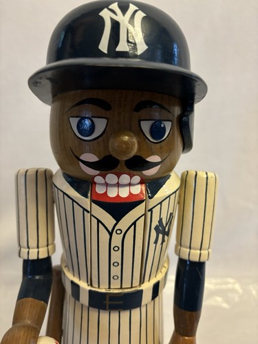 Super Rare New York Yankees Danbury Mint 2001 Collectible Nutcracker - Picture 4 of 11