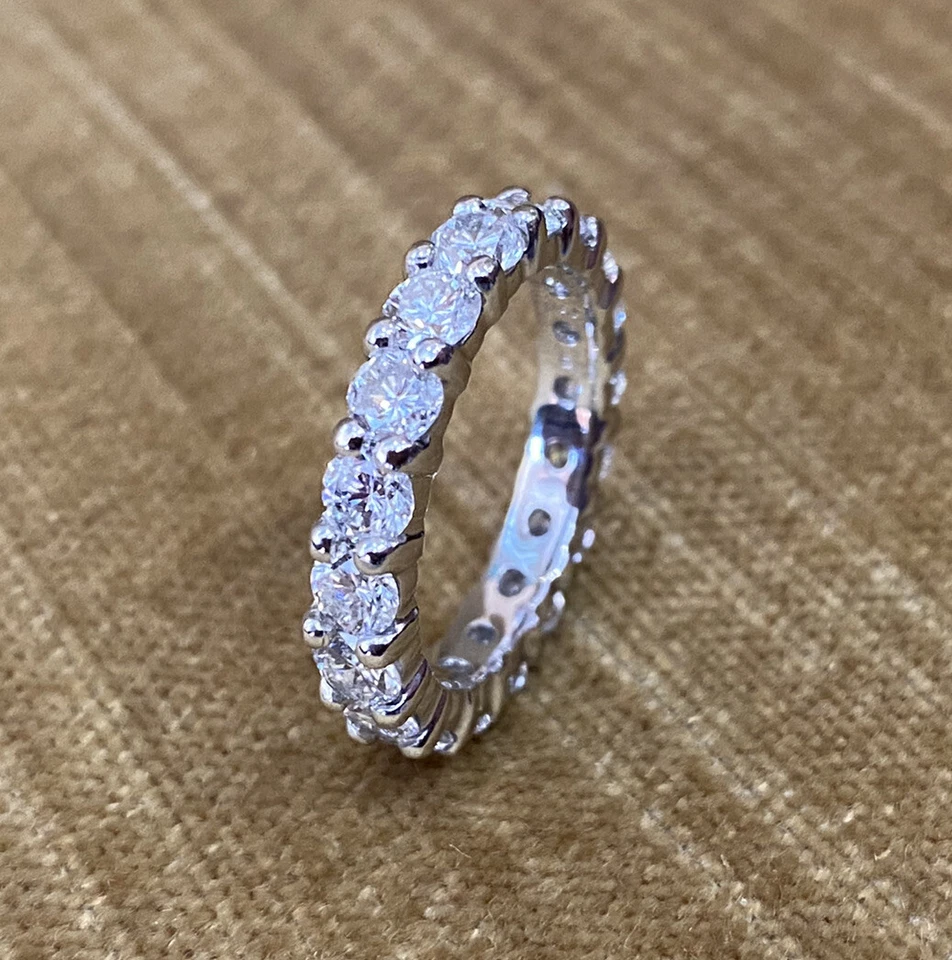 Anillo de banda de eternidad de diamantes redondos 2,70 cttw en platino talla 6-- HM2283SR