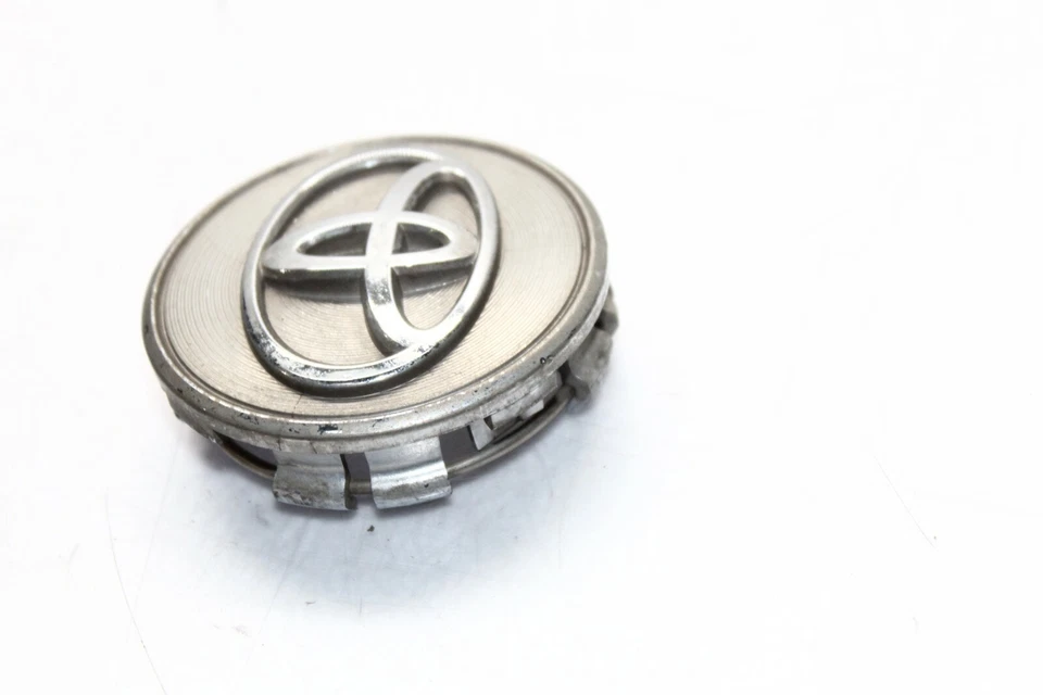 TOYOTA MATRIX CAMRY CROMO FÁBRICA LLANTA TAPA CENTRAL 1 PIEZA OEM P7786 Foto 3 de 4