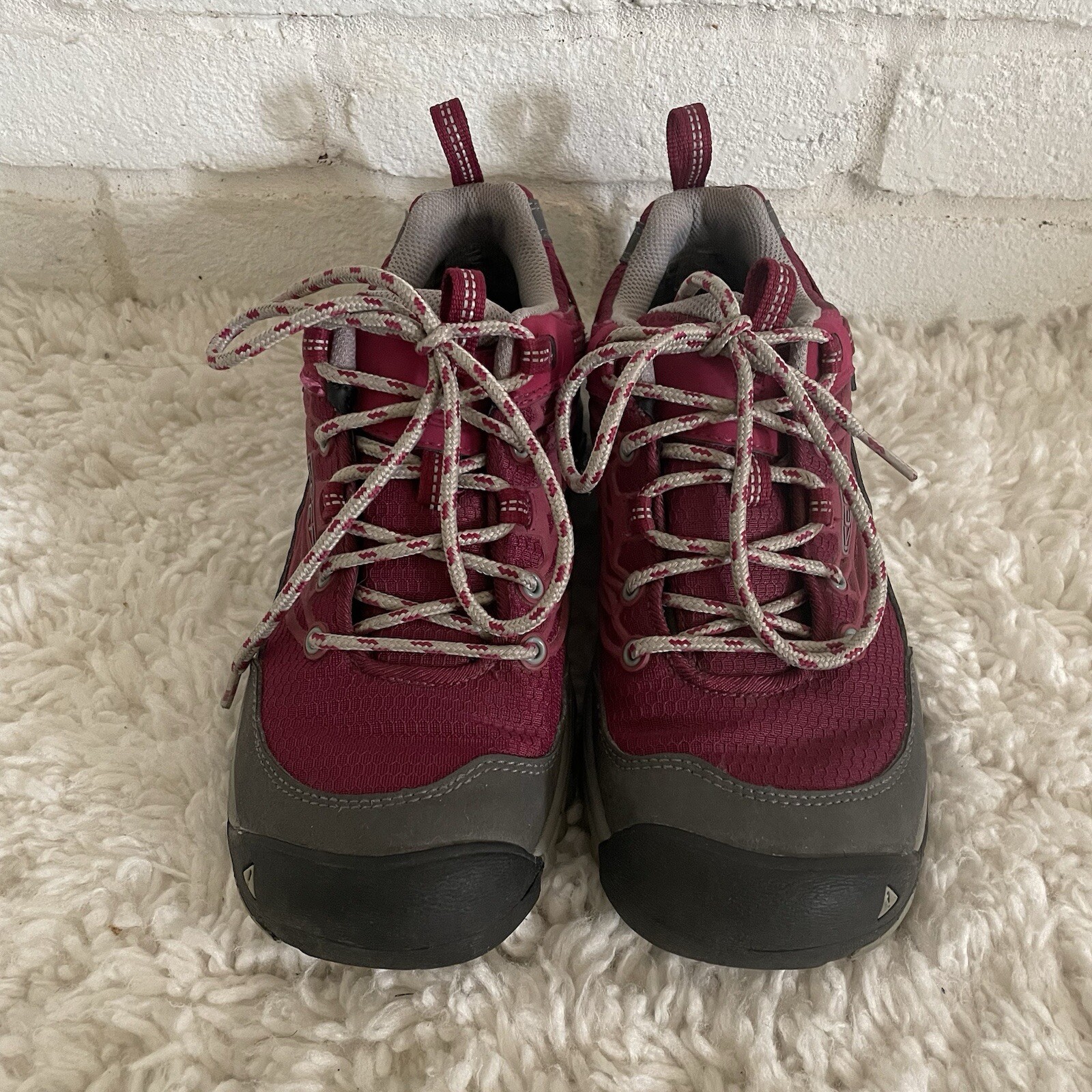 Scarpe basse da trekking outdoor Keen Saltzman WP da donna taglia 7 EUR 37 5 rosso barbabietola grigio