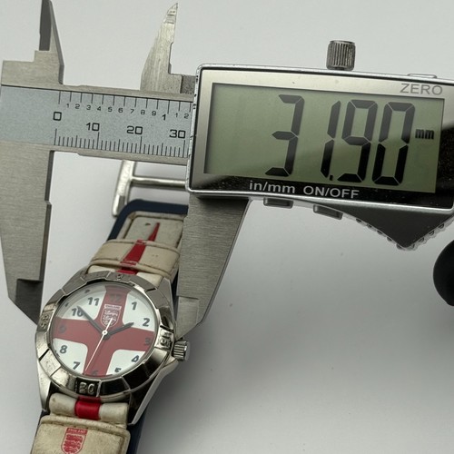 Angleterre National Football Homme Montre Quartz Rouge Blanc Croix Dial Travail - Photo 19 sur 24