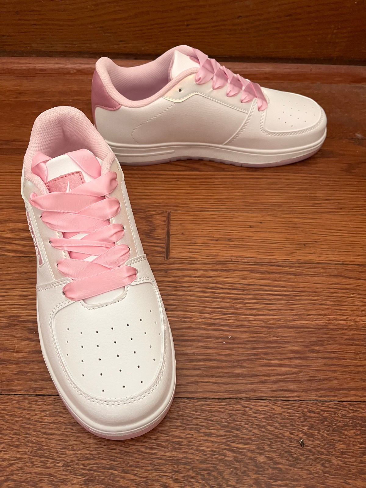 Nautica Girls Sneakers, Stylish Low-Top Tennis Shoes BRAND NEW NEVER USED