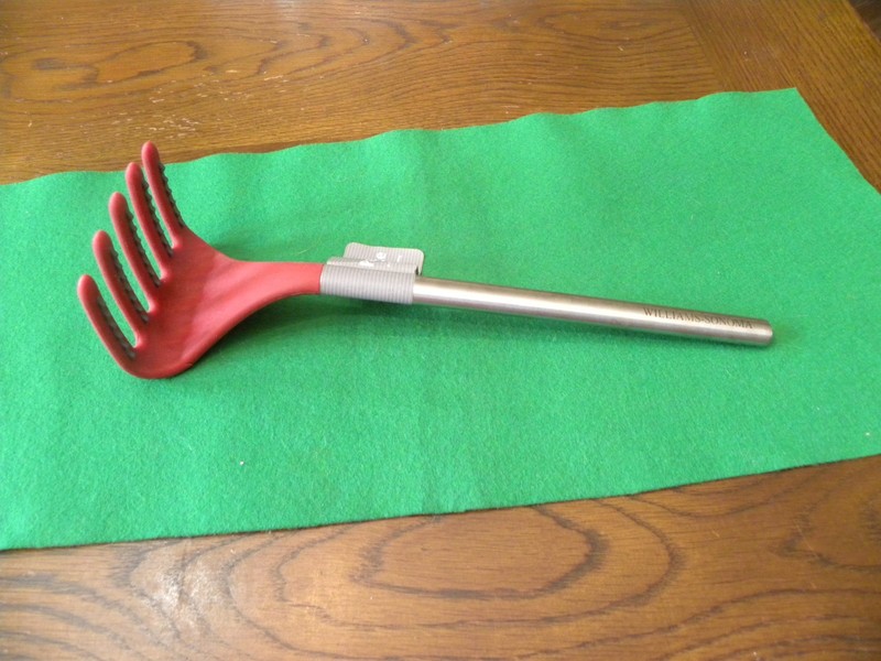 Williams Sonoma Silicone Pasta Rake