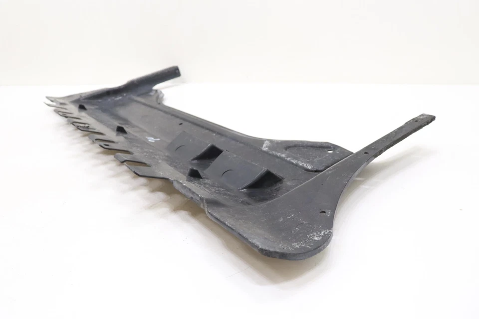 VOLKSWAGEN TIGUAN 2018-2024 RADIADOR DELANTERO SOPORTE PROTECTOR CONTRA SALPICADURAS OEM 5QF825235C Foto 2 de 4