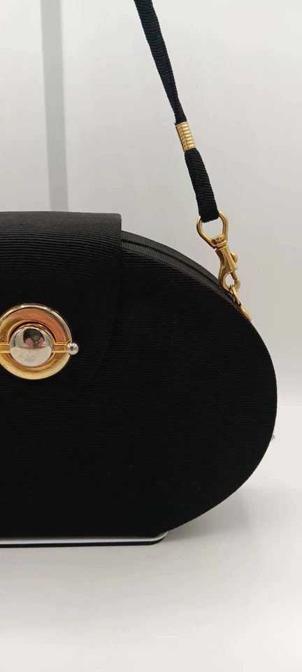 Bolso de Noche Geométrico Inge Christopher Negro Estuche Rígido Elegante Tono Dorado Herrajes Foto 2 de 4