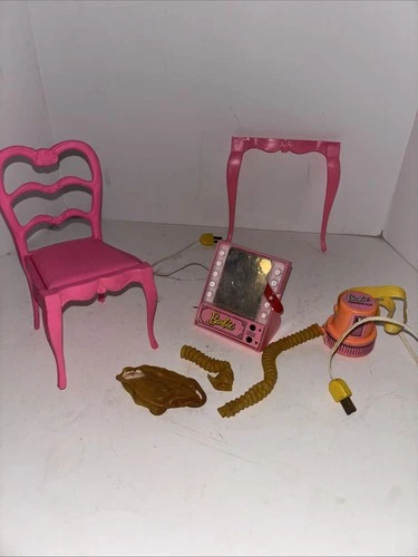 Vintage Barbie #1016 Action Beauty Scene Makeup mirror hair dryer vanity Parts