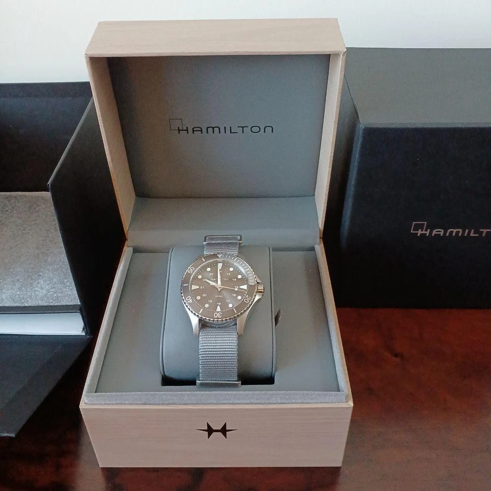 Reloj Hombre HAMILTON Caqui Azul Marino Buceo H822110 38mm Cuarzo de JP Foto 2 de 4