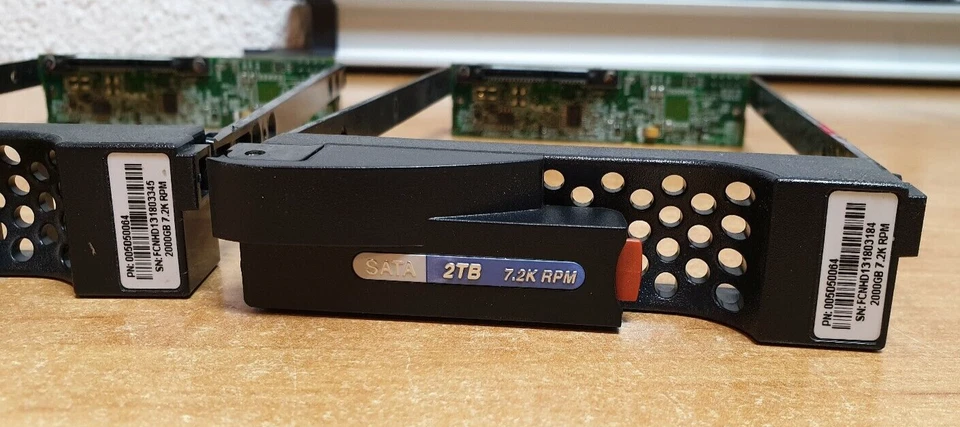 3x NEC SATA zu SAS Festplatten Halter für HDD SSD 1/2TB 7.2 RPM Hard Disk Tray - Bild 2 von 4