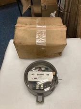 Honeywell,C437E 1004,Gas Pressure Switch