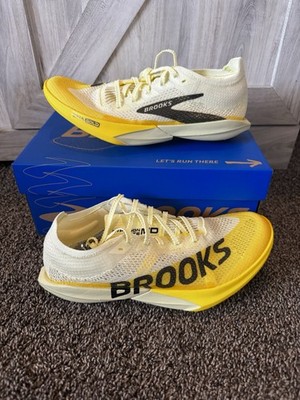 Brooks Hyperion Elite MD 2 Running Spikes Yellow/White Women s 9 Men s 7.5