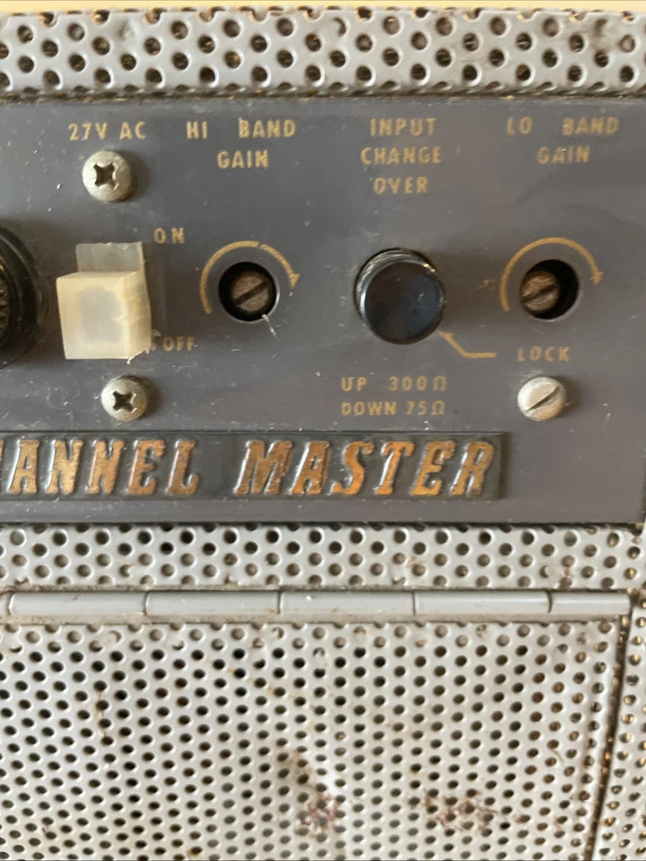 CHANNEL MASTER VHF FM Distribution Tube Amplifier Broad Band Model 7030-works — 第 4/4 张图片