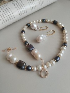 Authentic Natural White Black Pearl Necklace Two Baroque Pearls Gold Plated Zircon Clasp