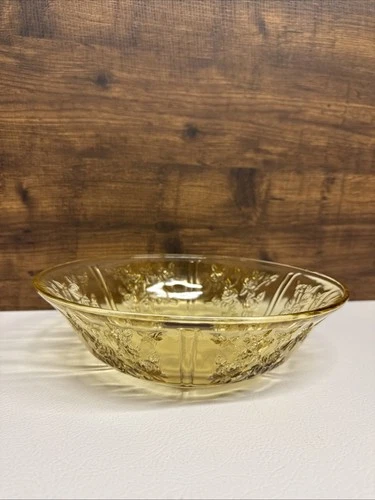 1935 Depression Glass Yellow Amber Sharon Cabbage Rose Serving Bowl 8.5" Vintage