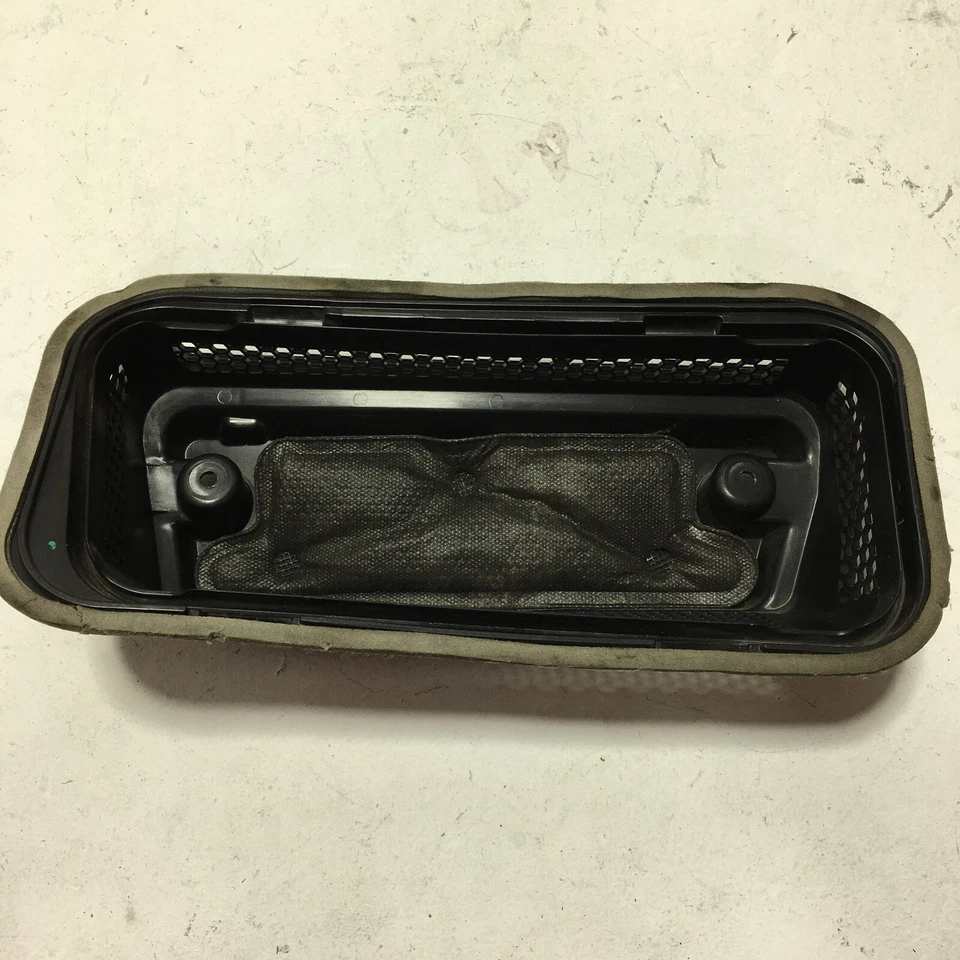 BMW 530e xDrive 2018-2023 acondicionador cubierta de admisión con sensor OEM Foto 4 de 4