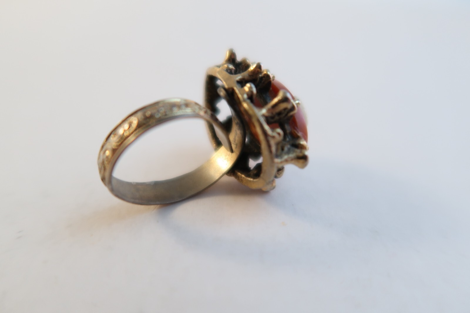Women's Ring Jewelry Victorian Style Woman's Bust White Stone Red Back ...