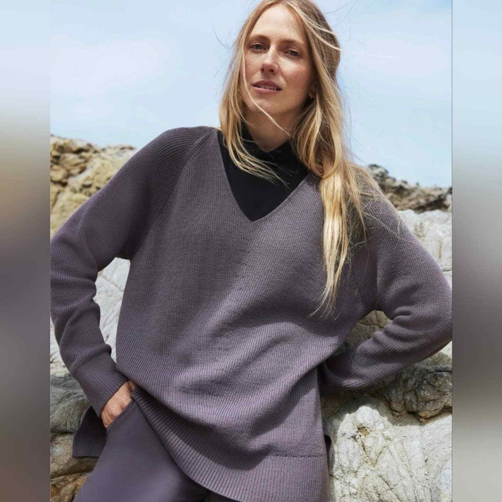 Athleta Hanover Refined V-Neck Pullover Sweater In Dusk Violet Size M Wool  Blend | eBay