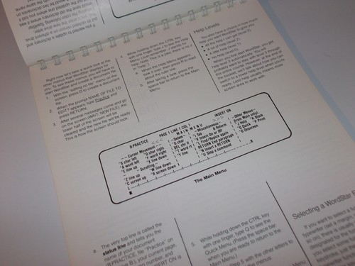 WORDSTAR TRAINING GUIDE MICROPRO STAND-UP INSTRUCTION MANUAL VINTAGE RARE - Picture 3 of 4