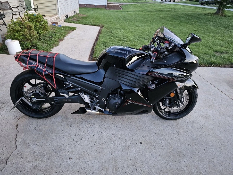 Flat Vertical License Plate Relocation Bracket for KAWASAKI NINJA ZX11 ZX12R New - Image 3 of 4