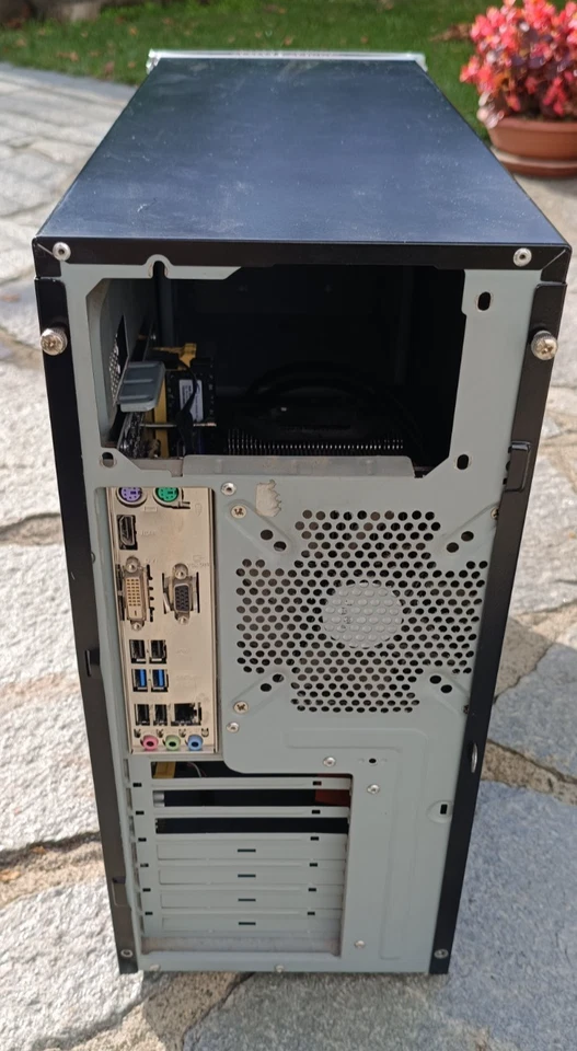 Case per pc fisso con masterizzatore interno - Immagine 2 di 4