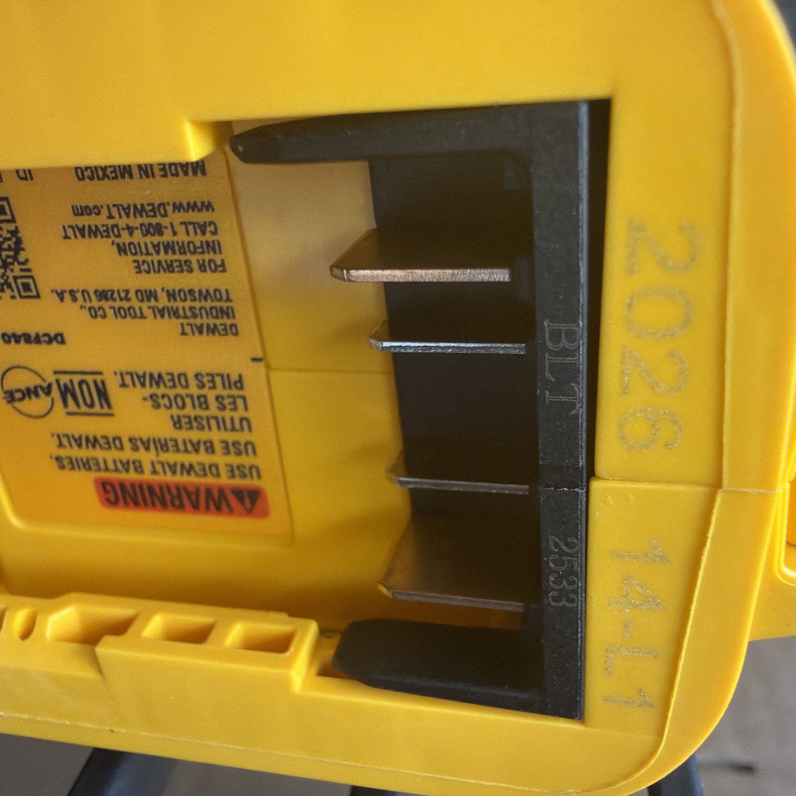 DeWALT 정품 DCF840B 20V 브러시리스 무선 1/4인치 임팩트 드라이버 (공구만) 5