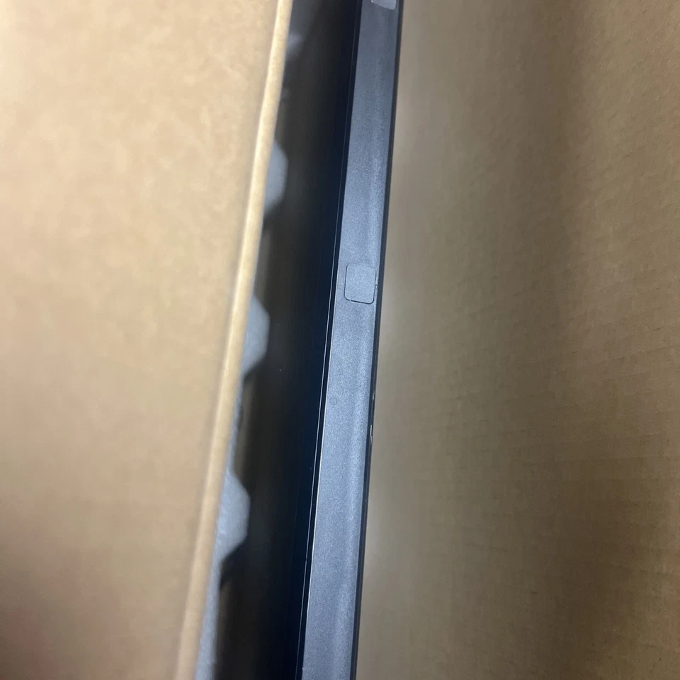 Sharp PN-Y325 32" Full-HD LED Monitor Commercial Signage Screen - Image 2 of 4