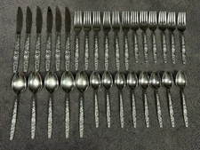 EKCO Eterna Japan LAS PALMAS Textured Blk Accent Floral 31 Pcs Flatware Lot