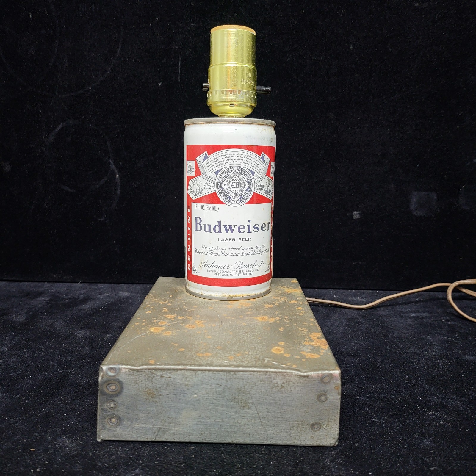 Vintage Budweiser BEER CAN LIGHT Electric Lamp Working