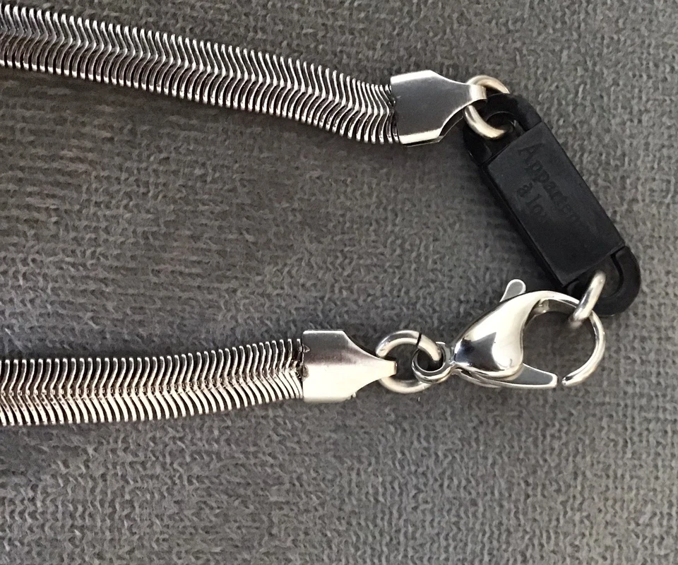 Collar serpiente pluma metal negro diseñador francés Appartment a' Louer Paris 62 g Foto 4 de 4