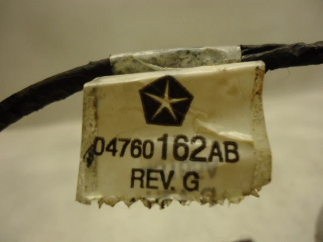 Chrysler 300M 2002 sedán manija de puerta exterior delantera derecha D4760162AB Foto 4 de 4