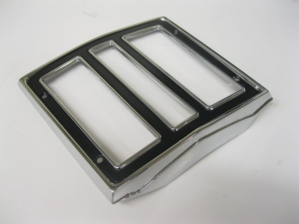 NUEVO Se adapta a Dodge Dart 1968 luz trasera lámpara biseles moldura 68 Foto 2 de 3