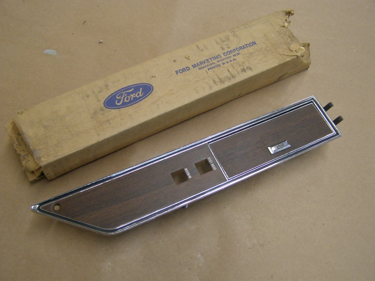 NOS OEM Ford 1973 1976 Thunderbird Door Panel Ash Tray Assembly