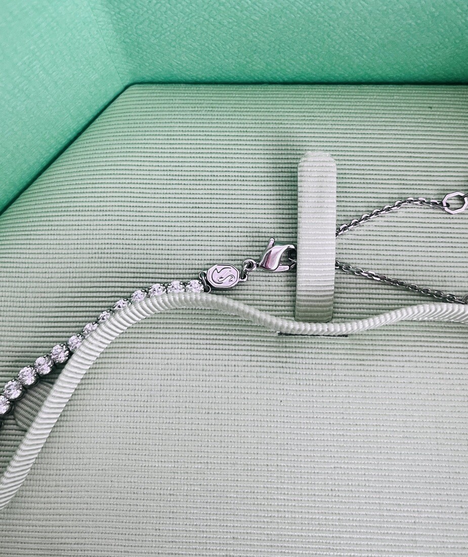 Authentic SWAROVSKI Sparkle Green White Matrix Tennis Authentic SWAROVSKI Sparkle Green White Matrix Tennis