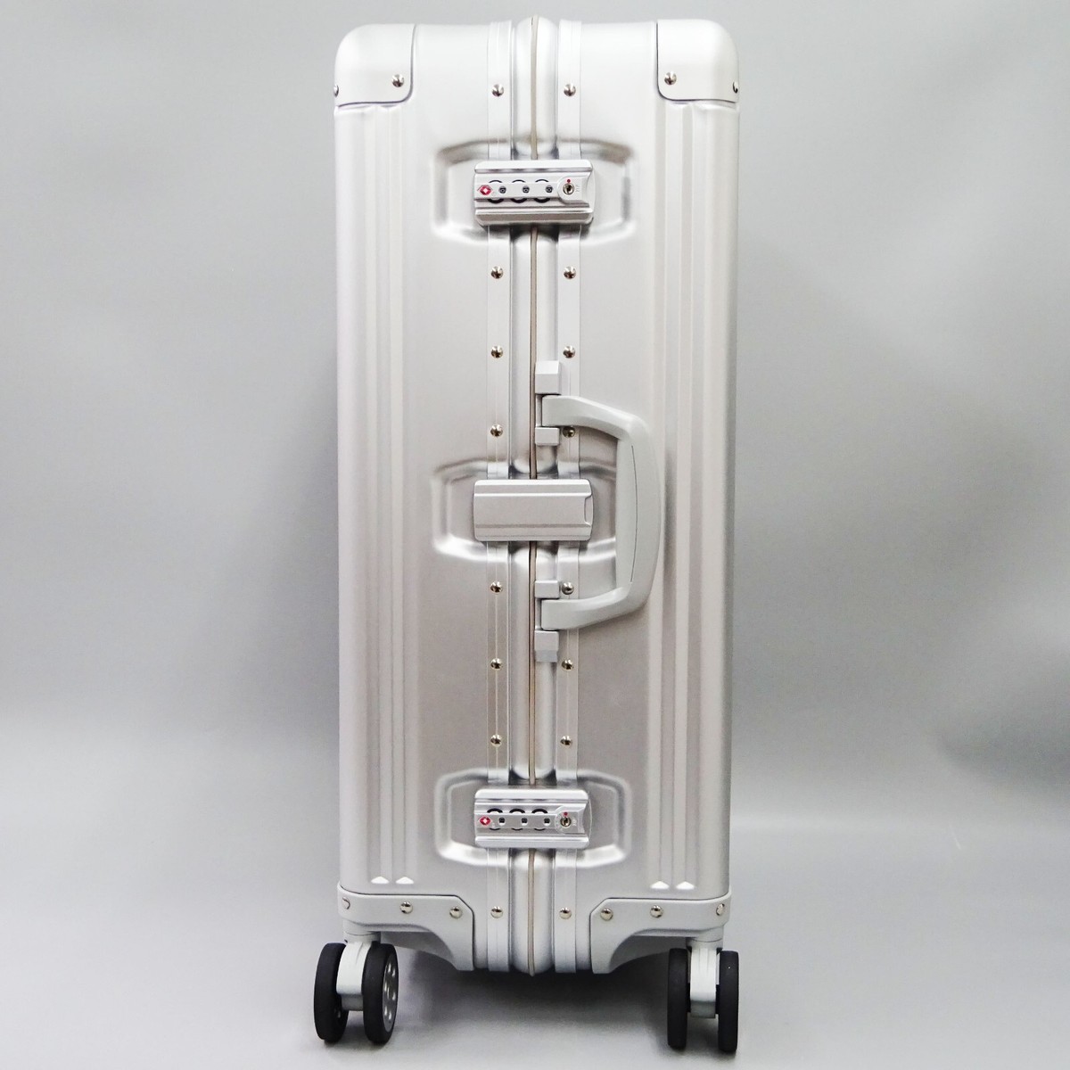 Mercedes Benz Original Aluminum Suitcase 65L Silver Carry Mercedes Benz Original Aluminum Suitcase 65L Silver Carry