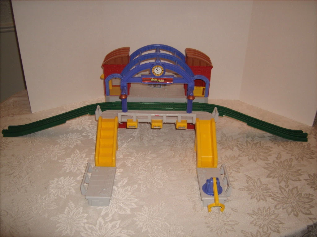 Gare Fisher Price Geotrax Grand Central et 2 voies d l vation