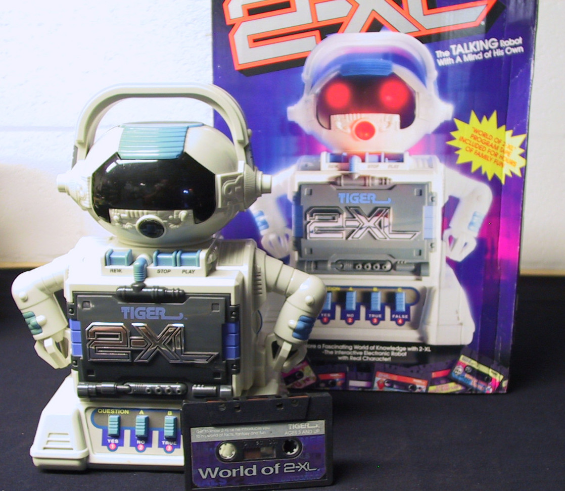 1992 TIGER ELECTRONICS 2-XL TALKING ROBOT CASSETTE PLAYER