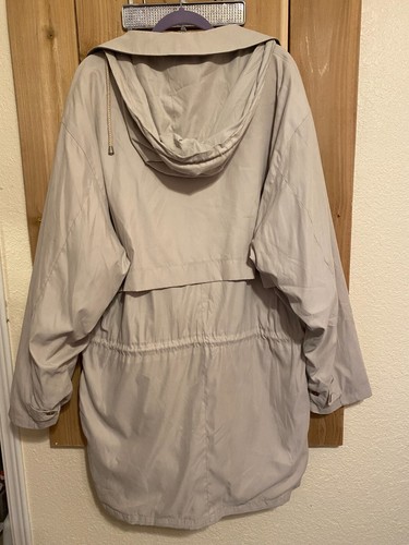 London Fog Beige Rain Coat w Hood Size Large Long NWOT - Picture 2 of 4