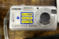 Sony Cybershot DSC S600 Digital Camera X3 ZOOM can record video but cannot take
