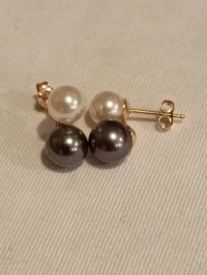 14K Gold Stack Double Cultured Pearl White & Dark Gray Stud Earrings! Beautiful! - Image 2 of 4