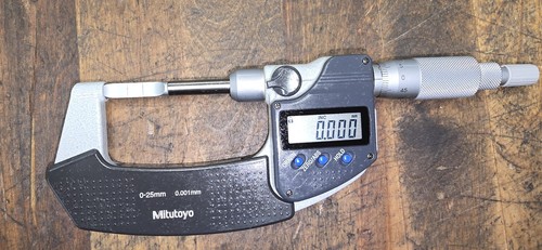 MITUTOYO DIGITAL BLADE MICROMETER 0-25MM 0.001MM NO. 422-230-30 - Picture 2 of 5