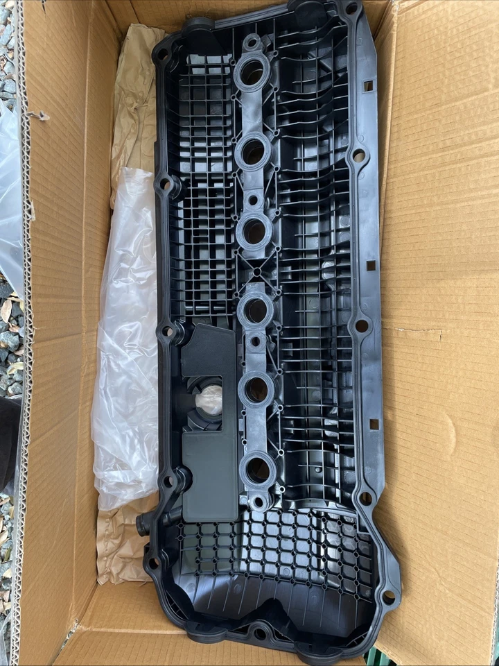 Cubierta de válvula BMW E46 con juntas Foto 2 de 2