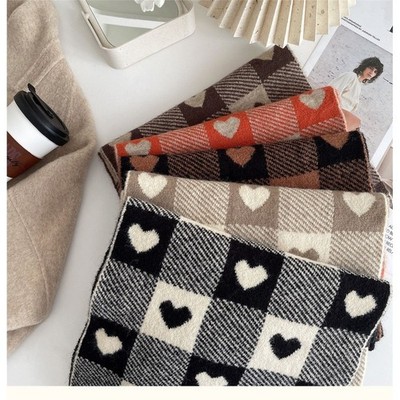 Gestrickter Herz Schal Freizeit Alltag Liebe Motiv Isolierend Design Vollständi