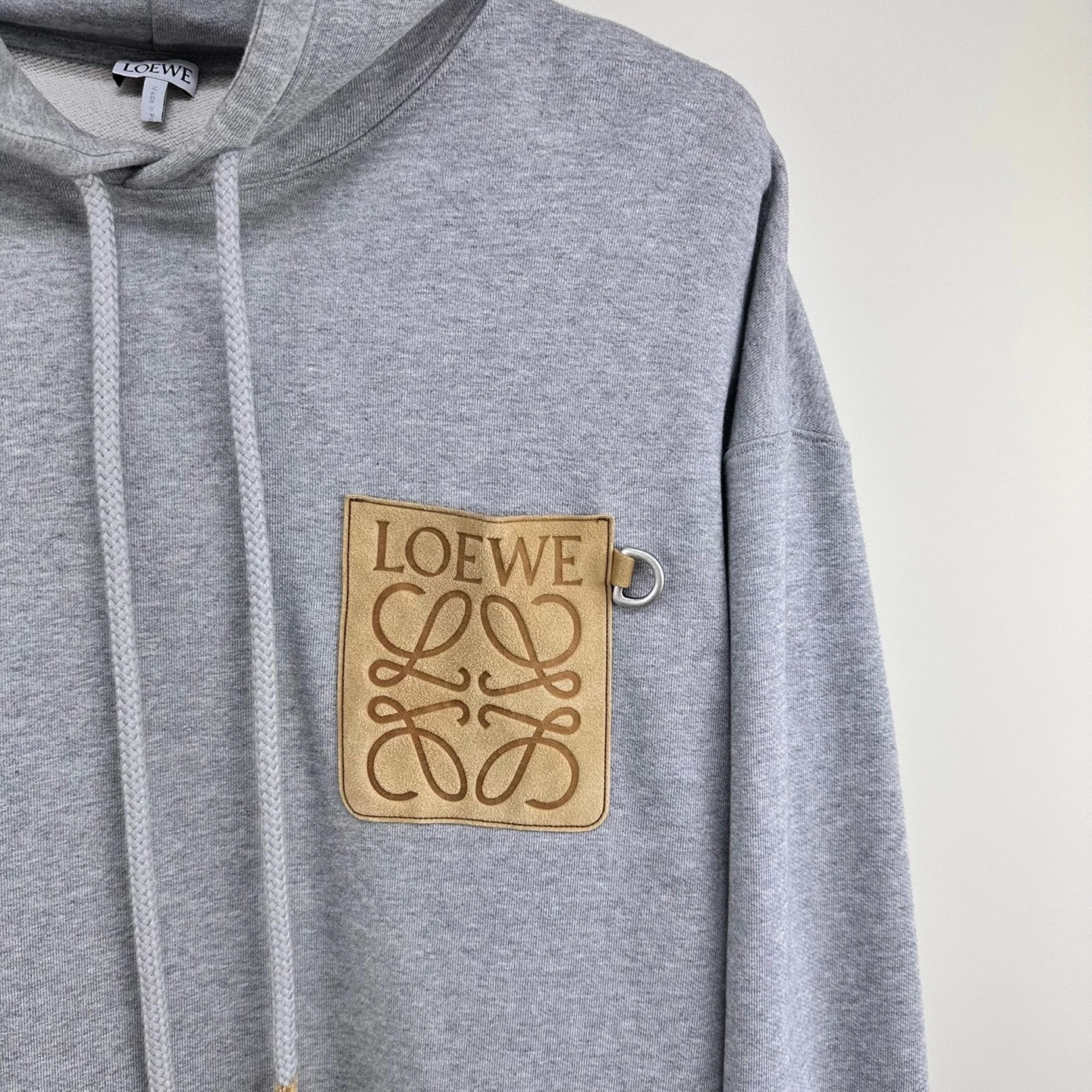 Felpa con cappuccio Loewe in pelle con toppa anagramma M 123148854