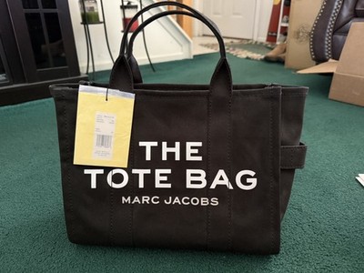The Marc Jacobs Women's Medium Traveler Tote, One Size M0016161-001 - Black