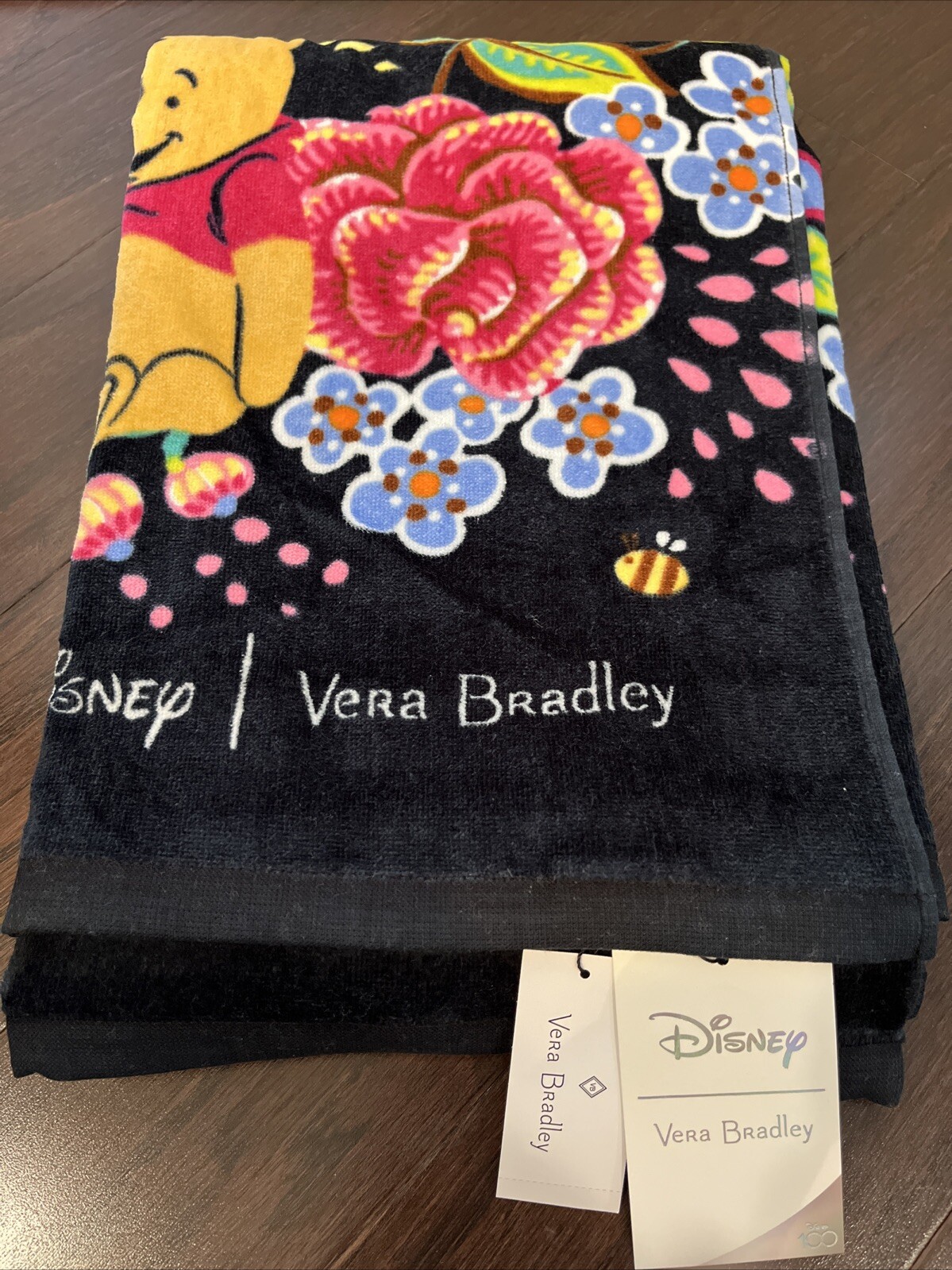 NEW Vera Bradley DISNEY CLASSICS ON THE GREEN Beach Towel